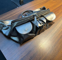 Carregar imagem no visualizador da galeria, LANÇAMENTO! Bolsa MAX POCHETE ARPOADOR em couro legítimo