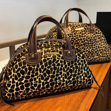 Carregar imagem no visualizador da galeria, Bolsa ROTERDÃ em couro legítimo