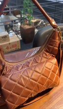 Carregar imagem no visualizador da galeria, Lançamento! Bolsa ROMÊNIA em couro legítimo