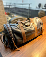 Carregar imagem no visualizador da galeria, Mala de Viagem HELSINK em couro legítimo
