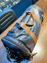Carregar imagem no visualizador da galeria, Mala de Viagem HELSINK em couro legítimo
