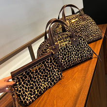 Carregar imagem no visualizador da galeria, Bolsa ROTERDÃ em couro legítimo