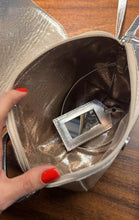 Carregar imagem no visualizador da galeria, Bolsa HOLIDAY em couro legítimo