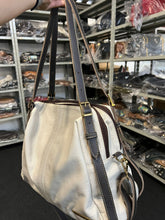 Carregar imagem no visualizador da galeria, Bolsa NORUEGA em couro Legítimo