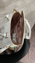 Carregar imagem no visualizador da galeria, Bolsa BERNA em couro legítimo