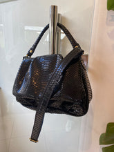 Carregar imagem no visualizador da galeria, Bolsa BOLÍVIA em couro legítimo