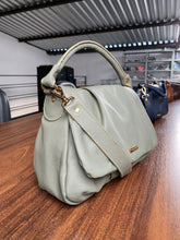 Carregar imagem no visualizador da galeria, Bolsa BOLÍVIA em couro legítimo