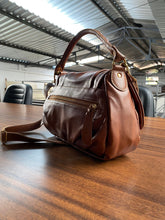 Carregar imagem no visualizador da galeria, Bolsa BOLÍVIA em couro legítimo