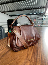 Carregar imagem no visualizador da galeria, Bolsa BOLÍVIA em couro legítimo