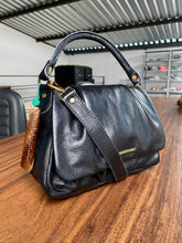 Carregar imagem no visualizador da galeria, Bolsa BOLÍVIA em couro legítimo