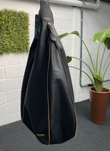 Carregar imagem no visualizador da galeria, Bolsa BANGKOK em couro legítimo
