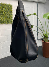 Carregar imagem no visualizador da galeria, Bolsa BANGKOK em couro legítimo