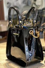 Carregar imagem no visualizador da galeria, Bolsa MALDIVAS em couro legítimo