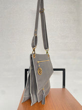 Carregar imagem no visualizador da galeria, Bolsa DIJON em couro legítimo