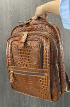 Carregar imagem no visualizador da galeria, Mochila Masculina GIBRALTAR em couro legítimo
