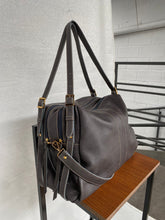 Carregar imagem no visualizador da galeria, Bolsa NORUEGA em couro Legítimo