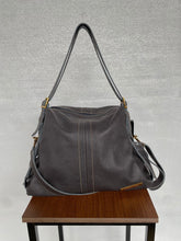 Carregar imagem no visualizador da galeria, Bolsa NORUEGA em couro Legítimo