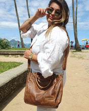 Carregar imagem no visualizador da galeria, Bolsa HOLANDA em couro legítimo