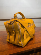 Carregar imagem no visualizador da galeria, Bolsa SUÍÇA em couro legítimo