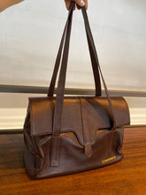 Carregar imagem no visualizador da galeria, Bolsa CHILE em couro legítimo
