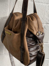 Carregar imagem no visualizador da galeria, Bolsa JAPÃO em couro legítimo