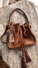 Carregar imagem no visualizador da galeria, Bolsa RIO em couro legítimo