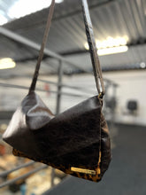 Carregar imagem no visualizador da galeria, Bolsa CARTEIRO LIVERPOOL em couro legítimo