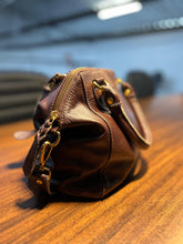 Carregar imagem no visualizador da galeria, Bolsa SARDEGNA em couro legítimo