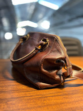 Carregar imagem no visualizador da galeria, Bolsa SARDEGNA em couro legítimo