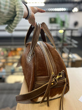 Carregar imagem no visualizador da galeria, Bolsa ROTERDÃ em couro legítimo