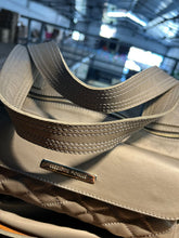 Carregar imagem no visualizador da galeria, Bolsa BAHAMAS MATELASSÊ em couro legítimo