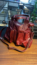 Carregar imagem no visualizador da galeria, Bolsa VALÊNCIA em couro legítimo
