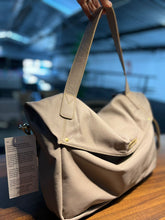 Carregar imagem no visualizador da galeria, Bolsa FRANÇA em couro legítimo