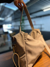 Carregar imagem no visualizador da galeria, Bolsa FRANÇA em couro legítimo