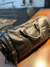 Carregar imagem no visualizador da galeria, Mala de Viagem HELSINK em couro legítimo