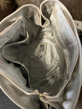 Carregar imagem no visualizador da galeria, Bolsa COLISEU em couro legítimo