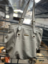 Carregar imagem no visualizador da galeria, Bolsa COLISEU em couro legítimo