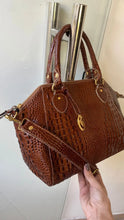 Carregar imagem no visualizador da galeria, Bolsa SARDEGNA em couro legítimo