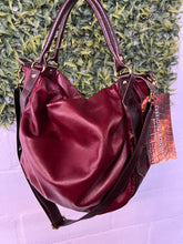 Carregar imagem no visualizador da galeria, Bolsa HAIA em couro legítimo