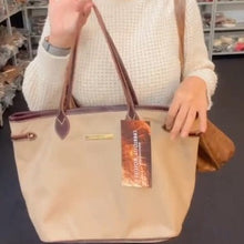 Carregar imagem no visualizador da galeria, Bolsa MARSELHA em couro legítimo