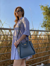 Carregar imagem no visualizador da galeria, Bolsa MALDIVAS em couro legítimo