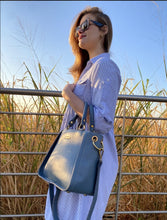 Carregar imagem no visualizador da galeria, Bolsa MALDIVAS em couro legítimo