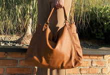 Carregar imagem no visualizador da galeria, Bolsa AMSTERDÃ em couro legítimo