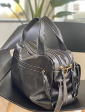Carregar imagem no visualizador da galeria, Bolsa COPENHAGEN em couro legítimo