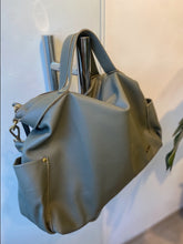 Carregar imagem no visualizador da galeria, Bolsa ALEJANDRÍA em couro legítimo