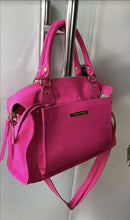 Carregar imagem no visualizador da galeria, Bolsa LONDRES em couro legítimo