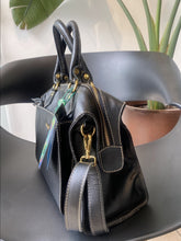 Carregar imagem no visualizador da galeria, Bolsa LONDRES em couro legítimo