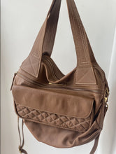 Carregar imagem no visualizador da galeria, Bolsa BAHAMAS MATELASSÊ em couro legítimo