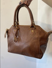 Carregar imagem no visualizador da galeria, Bolsa SARDEGNA em couro legítimo