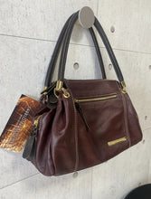 Carregar imagem no visualizador da galeria, Bolsa VIENA em couro legítimo